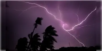 Read more about - West Bengal Weather News | ৭মে পর্যন্ত দক্ষিণবঙ্গে ঝড়বৃষ্টির সতর্কতা, আজও বৃষ্টি হতে পারে কলকাতা-সহ সব জেলাতেই!