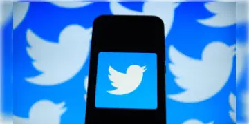 Read more about - Twitter New Feature | টুইটারে চালু 'এনক্রিপ্টেড ডিরেক্ট মেসেজ'! শীঘ্রই করা যাবে ভয়েস ও ভিডিও চ্যাট!
