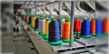 Read more about - Share Market । আগামী দিনে শেয়ারের মঞ্চে বাজিমাত করবে টেক্সটাইল ইন্ডাস্ট্রি! ৪৪% রিটার্নের দাবি বিশেষজ্ঞদের