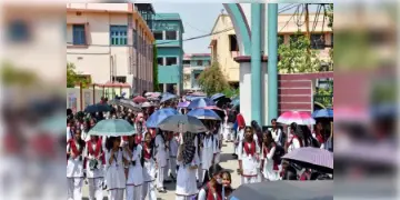 Read more about - WB Education Board | গরমের দাপটের জেরে ক্লাস নেওয়ার সময় বদলের পরামর্শ রাজ্য সরকারের!