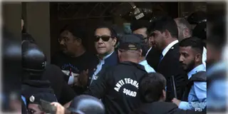 Read more about - Imran Khan | ২ বছর পরে অবশেষে জেল থেকে মুক্তি ইমরান খানের? বড় দাবি ইমরানের দলের এক শীর্ষ নেতার!