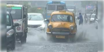 Read more about - প্রবল বর্ষণে জেরবার জনজীবন, তুমুল বৃষ্টিতে 'জলের তলায়' কলকাতা