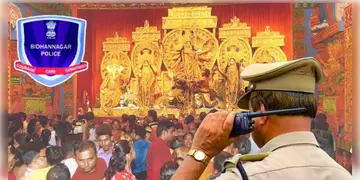 Read more about - Durga Puja 2025 | ৯ দিন পরেই পুজো, মহানগরের রাস্তা পুলিশে পুলিশে ছয়লাপ, ভিড় সামলাতে প্রস্তুত প্রশাসন