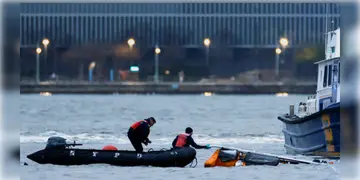 Read more about - NewYork Helicopter Crash | নিউ ইয়র্কে ভয়াবহ দুর্ঘটনা, হাডসন ভেঙে পড়লো হেলিকপ্টার! পাইলটসহ মৃত ৬