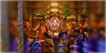 Read more about - Siddhivinayak Temple | এক বছরে আয় ১৩৩ কোটি টাকা! নতুন রেকর্ড গড়ল মুম্বইয়ের সিদ্ধিবিনায়ক মন্দির!