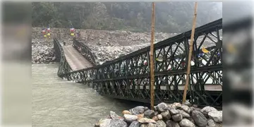 Read more about - Sikkim Bridge Collapse | তৈরি হওয়ার এক মাসের মধ্যেই সিকিমে ভাঙলো সাঙ্কালন সেতু, লাচুংয়ে আটক ৩০০ পর্যটক
