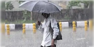 Read more about - দক্ষিণবঙ্গের বিভিন্ন জেলাগুলিতে আগামী শনিবার পর্যন্ত বৃষ্টি হতে পারে, সতর্কতা জারি উত্তরবঙ্গেও