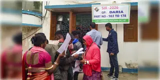 Read more about - SIR | কাদের ক্ষেত্রে বাড়িতে গিয়ে হবে হিয়ারিং? জানিয়ে দিলো নির্বাচন কমিশন!