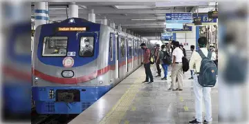 Read more about - Kolkata Metro | শহরে বাড়ছে মেট্রোর সংখ্যা, কোন কোন রুটে বাড়তে চলেছে পরিষেবা?