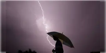 Read more about - Death from Lightning | বজ্রপাতের কারণে ভারতে প্রাণ হারিয়েছেন ৮৭ শতাংশ! প্রতি বছর বজ্রপাতে মৃত্যুর সংখ্যা বেড়েছে প্রায় ১,৯০০ করে