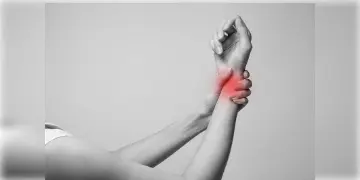 Read more about - Wrist Pain | কব্জির ব্যথায় নাজেহাল অবস্থা? এই ব্যায়ামগুলি করলেই পাবেন আরাম!