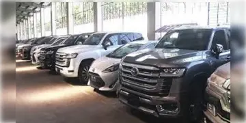 Read more about - Bangladesh | বাংলাদেশে ২৮৮কোটি টাকার সাংসদ কোটার ২৪টি বিলাসবহুল গাড়ি উঠছে নিলামে