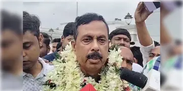 Read more about - Bhangarh । তৃণমূলের প্রতিষ্ঠা দিবসে তুলকালাম, নিজের গড়ে আক্রান্ত আরাবুল ইসলাম