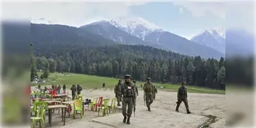 Read more about - Pahalgam Terror Attack | মোবাইলের চার্জারের সূত্র ধরে পহেলগাঁও হত্যাকাণ্ডে জড়িত জঙ্গিকে ধরলো তদন্তকারীরা