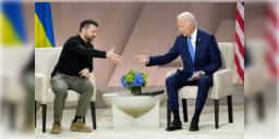 Read more about - Ukraine-America | আমেরিকার দেওয়া অস্ত্র দিয়ে রাশিয়ার ওপর হামলা চালাতে পারবে ইউক্রেন! বিদায়বেলায় জেলেনস্কিকে 'উপহার' বাইডেনের