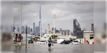Read more about - Dubai Flood | হেলিকপ্টরে চেপে মেঘমুলুকে গিয়ে 'বৃষ্টির বীজ' ছড়িয়ে বর্ষণ করাচ্ছে দুবাই? আচমকা মরুশহরে প্রবল বৃষ্টি-বন্যা পরিস্থিতির কারণ কী?