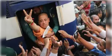 Read more about - Chinmay Prabhu | চিন্ময় প্রভুর পর এবার গ্রেফতার তাঁরই দুই হিন্দু শিষ্য! জেলে খাবার পৌঁছতে গিয়ে গ্রেফতার করা হয়