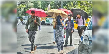 Read more about - Weather WB | দোল উৎসবে তাপমাত্রার পারদ পৌঁছবে ৩৫-৩৬ ডিগ্রি!  আগামী ৪-৫দিনে তাপমাত্রা বাড়বে ৫ ডিগ্রি সেলসিয়াস!