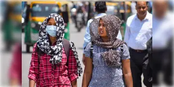 Read more about - West Bengal Weather | উত্তরে বর্ষা প্রবেশ করলেও বঙ্গের দক্ষিণে আরও কিছুদিন অস্বস্তিকর গরম! তাপমাত্রা বৃদ্ধি পাবে ২-৩ ডিগ্রি!