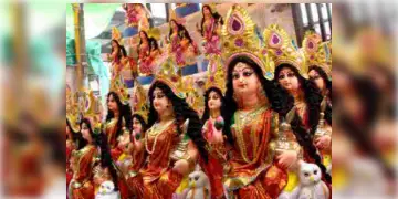 Read more about - মা লক্ষ্মীর আগমনে পুজোর বাজার আগুন, ১ টা নারকেলের দাম ৫০ টাকা, আকাশ ছোঁয়া মিষ্টির দামও