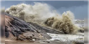 Read more about - Cyclone Biparjoy | শক্তি বাড়িয়ে এগিয়ে আসছে ঘূর্ণিঝড় 'বিপর্যয়'!  লাল সতর্কতা জারি করলো আবহাওয়া দফতর।