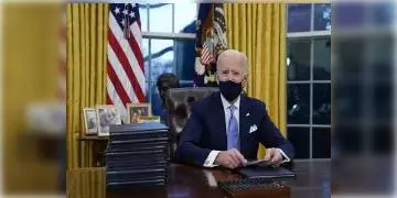 Read more about - হোয়াইট হাউজে মাস্ক পরা বাধ্যতামূলক, শপথ নিয়েই ট্রাম্পের একগুচ্ছ সিদ্ধান্তে বদল বাইডেনের