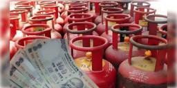 Read more about - Gas Cylinder Price | বছর শেষে বাড়ল রান্নার গ্যাসের দাম! কোথায় কত টাকা দিয়ে কিনতে হবে গ্যাস সিলিন্ডার?