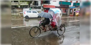 Read more about - চৈত্রের প্রচন্ড গরম থেকে স্বস্তি দেবে কালবৈশাখী, বাংলার কোথায় কোথায় রয়েছে বৃষ্টির সম্ভাবনা জানেন