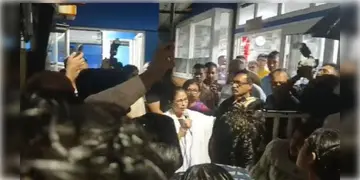 Read more about - R G Kar | লাইভ স্ট্রিমিংয়ে 'না' মুখ্যমন্ত্রীর, দাবিতে অনড় জুনিয়র ডাক্তাররা, টানটান স্নায়ু যুদ্ধ