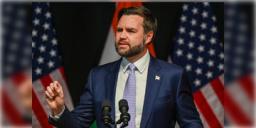 Read more about - America | 'সরাসরি হস্তক্ষেপ করবে না আমেরিকা', ভারত-পাক যুদ্ধে নিজেদের অবস্থান স্পষ্ট করলেন ভাইস প্রেসিডেন্ট জেডি ভ্যান্স