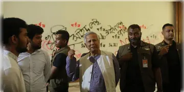 Read more about - Yunus | শেখ হাসিনার বাসভবনেই তৈরী হবে 'গণ অভ্যুত্থান' নিয়ে মিউজিয়াম : নির্দেশ ইউনুসের