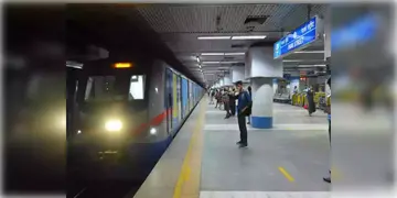 Read more about - Kolkata Metro | পরিবর্তন হবে কলকাতা মেট্রোর চারটি স্টেশনের নাম? নবান্নে জমা পড়লো প্রস্তাব!