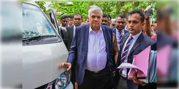 Read more about - Srilanka | সরকারি অর্থ নয়ছয়ের অভিযোগ, শ্রীলঙ্কায় গ্রেপ্তার 'ভারতপন্থী' প্রাক্তন প্রেসিডেন্ট রনিল বিক্রমসিঙ্ঘে