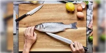 Read more about - মাছ ধোয়ার পর আঁশটে গন্ধ হাতে অনেকক্ষণ থেকেই যায়, ঘরোয়া টোটকায় কিভাবে করবেন মুস্কিলাসান ?