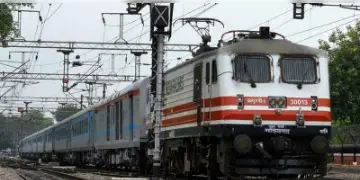 Read more about - Special Train For Vote | ভোটকর্মীদের জন্য নির্বাচনের দিন চলবে বিশেষ ট্রেন! ভারতীয় রেলের তরফে দেওয়া হলো তালিকা!
