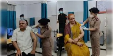 Read more about - করোনা ভ্যাকসিনের প্রথম ডোজ নিলেন রাজ্যপাল জগদীপ ধনখড় ও তাঁর স্ত্রী