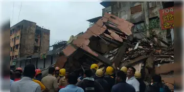 Read more about - Delhi Rain | দিল্লিতে বৃষ্টি বিপর্যয়! চারতলা বাড়ি ভেঙে মৃত ৪, ধ্বংসস্তূপে আটক একাধিক