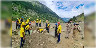 Read more about - Dharali flood | বিহারে মৃতদের 'ঘর ওয়াপসি'! নিজেদের শেষকৃত্যে আচমকা হাজির ধরালীর ৩ শ্রমিক