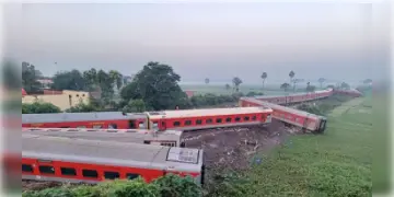 Read more about - North East Express | করমণ্ডল এক্সপ্রেসের স্মৃতি উস্কে দিলো বিহারের রেল দুর্ঘটনা! লাইনচ্যুত ২১ টি বগি! বাড়ছে মৃত্যু সংখ্যা!