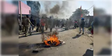 Read more about - Kaliaganj Case in WB | কালিয়াগঞ্জ-কাণ্ডে বিজেপিকে নিশানা মুখ্যমন্ত্রীর! রিপোর্ট চাইলেন রাজ্যপাল!