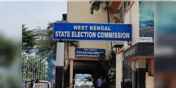 Read more about - Manoj Kumar Agarwal | রাজ্যের মুখ্য নির্বাচন কমিশনার পদে বহাল হলেন মনোজকুমার আগরওয়াল, ২০২৬ ভোটের দায়িত্ব সামলাবেন তিনি