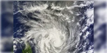 Read more about - সাইক্লোন নিয়ে আগাম সতর্কবার্তা জারি করে দিল নবান্ন, ৮০-৯০ কিলোমিটার বেগে হতে পারে ঝড় সাথে ভারীবৃষ্টি