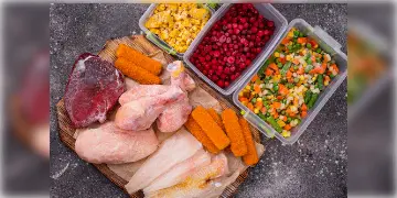 Read more about - Frozen Food | কম ঝামেলায় রান্নার জন্য ফ্রিজ থেকে বের করে খাচ্ছেন ফ্রোজেন ফুড? ওজন বৃদ্ধি তো বটেই সঙ্গে হার্ট ও রক্তচাপের সমস্যাও বাড়বে!