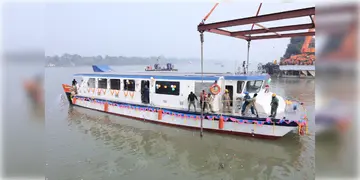 Read more about - E-Vessel | কলকাতার দূষণ কমাতে এবার চলবে ইলেকট্রিক ফেরি বা লঞ্চ! বসতে পারবেন প্রায় ১৫০ যাত্রী