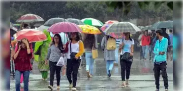 Read more about - Weather Update | কাটছে ঘূর্ণাবর্তের কালো মেঘ, ছিটেফোঁটা বৃষ্টির আশঙ্কা মহানগরীতে, একনজরে আজকের আবহাওয়া