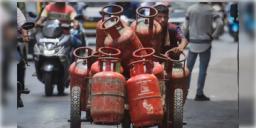Read more about - LPG Price Hike | যুদ্ধের আবহে ফের বাড়লো LPG Cylinder-র দাম, সিলিন্ডার পিছু কত বাড়লো?