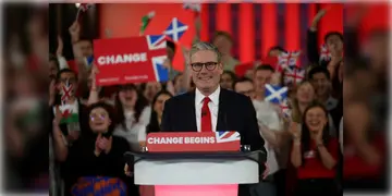 Read more about - Keir Starmer । ব্রিটেনে ১৪ বছর ফের লেবার পার্টির সরকার গঠন করতে চলেছেন স্টার্মার! ব্রিটিশ নির্বাচনে দাপট দেখালেন ভারতীয় বংশোদ্ভূতরা!