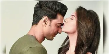 Read more about - আগামী ২৯শে এপ্রিল ‘কিশমিশ’-এর মুক্তির দিনই বিবাহ বন্ধনে আবদ্ধ হচ্ছেন দেব-রুক্মিণী!