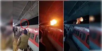 Read more about - Howrah Station । হাওড়া স্টেশনের ইঞ্জিনের মাথায় উঠে পড়লো যুবক, পুড়ে গেলো দেহ