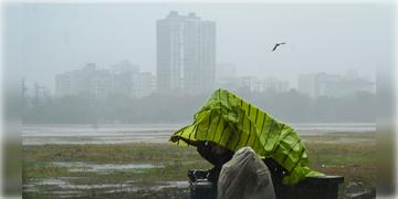 Read more about - Weather Update | আজ কলকাতায় কালবৈশাখীর সতর্কতা, একনজরে মহানগরীর সম্পূর্ণ আবহাওয়া আপডেট